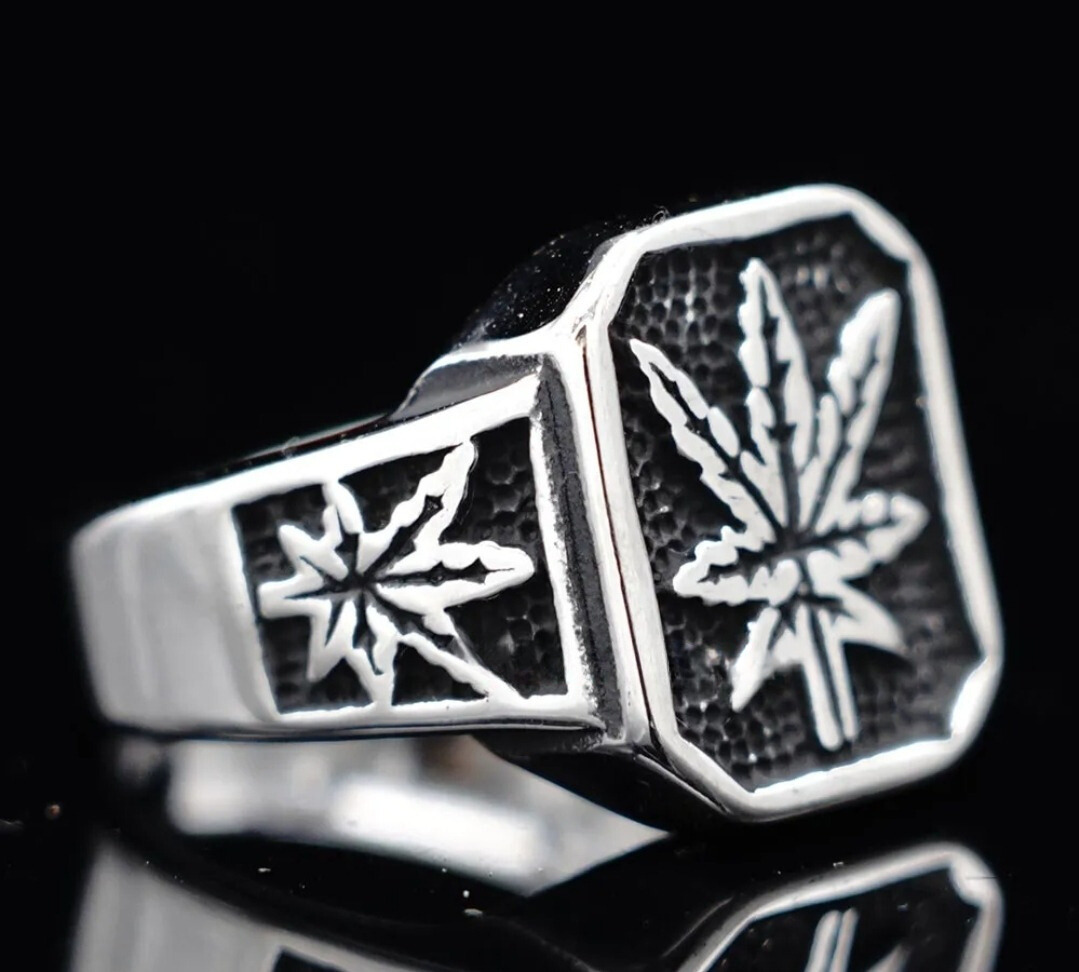 Silver Maple Leaf Ring